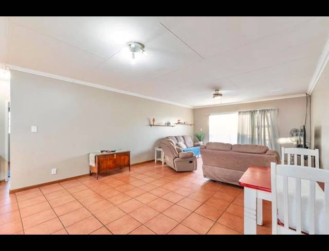 2 BEDROOM TOWNHOUSE FOR SALE IN BENDOR